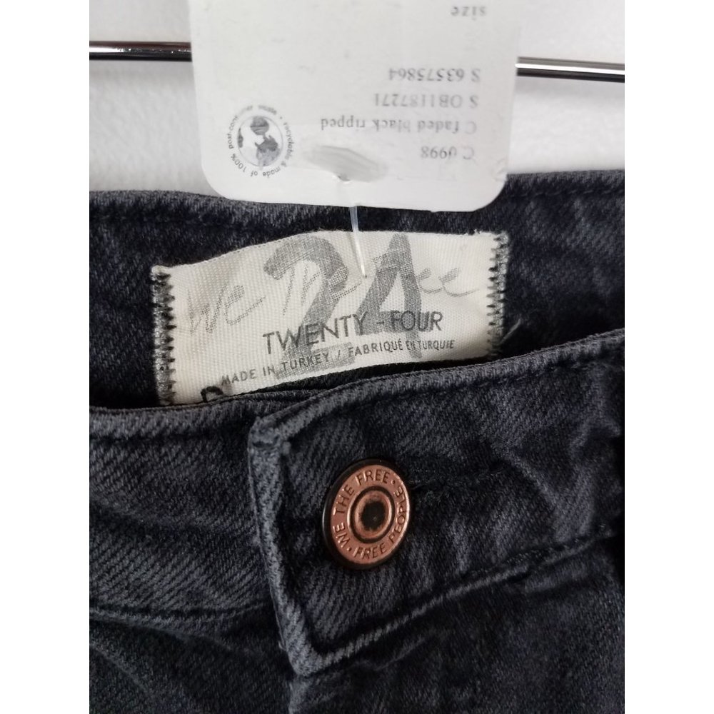 Free People We the Free Sz. 24 Slim Boyfriend Faded Black Ripped Jeans NWT - Picture 3 of 9
